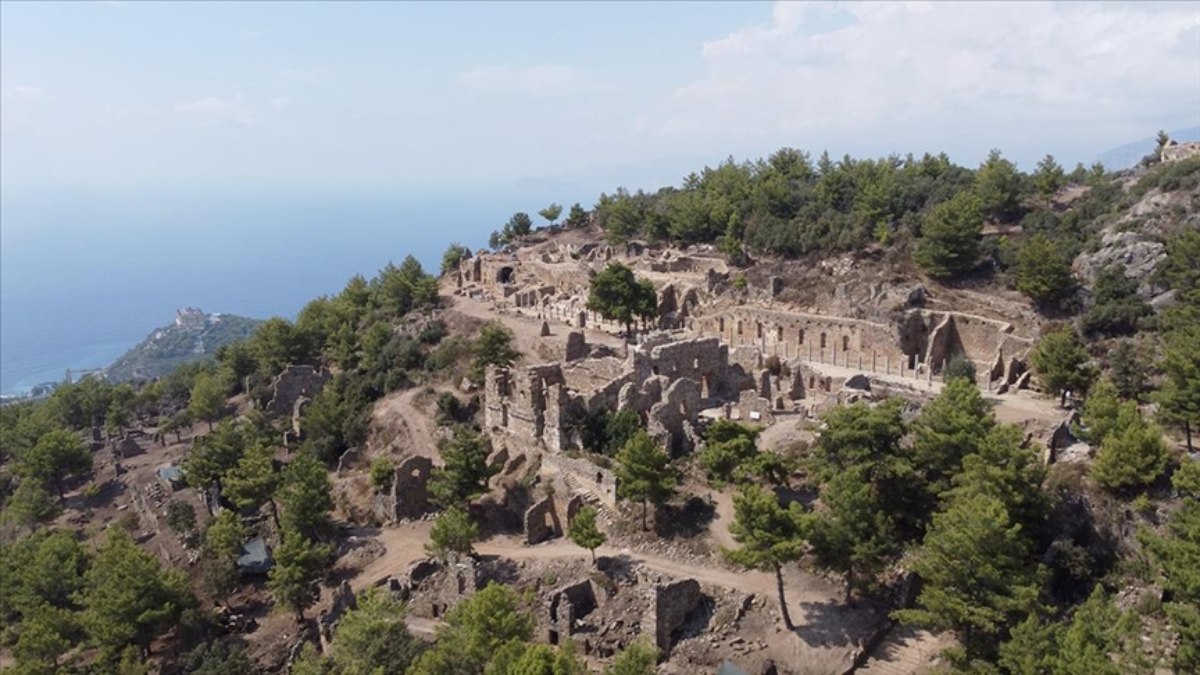 Antalya’da bulunan Syedra Antik Kenti gece müzeciliği için hazırlanıyor