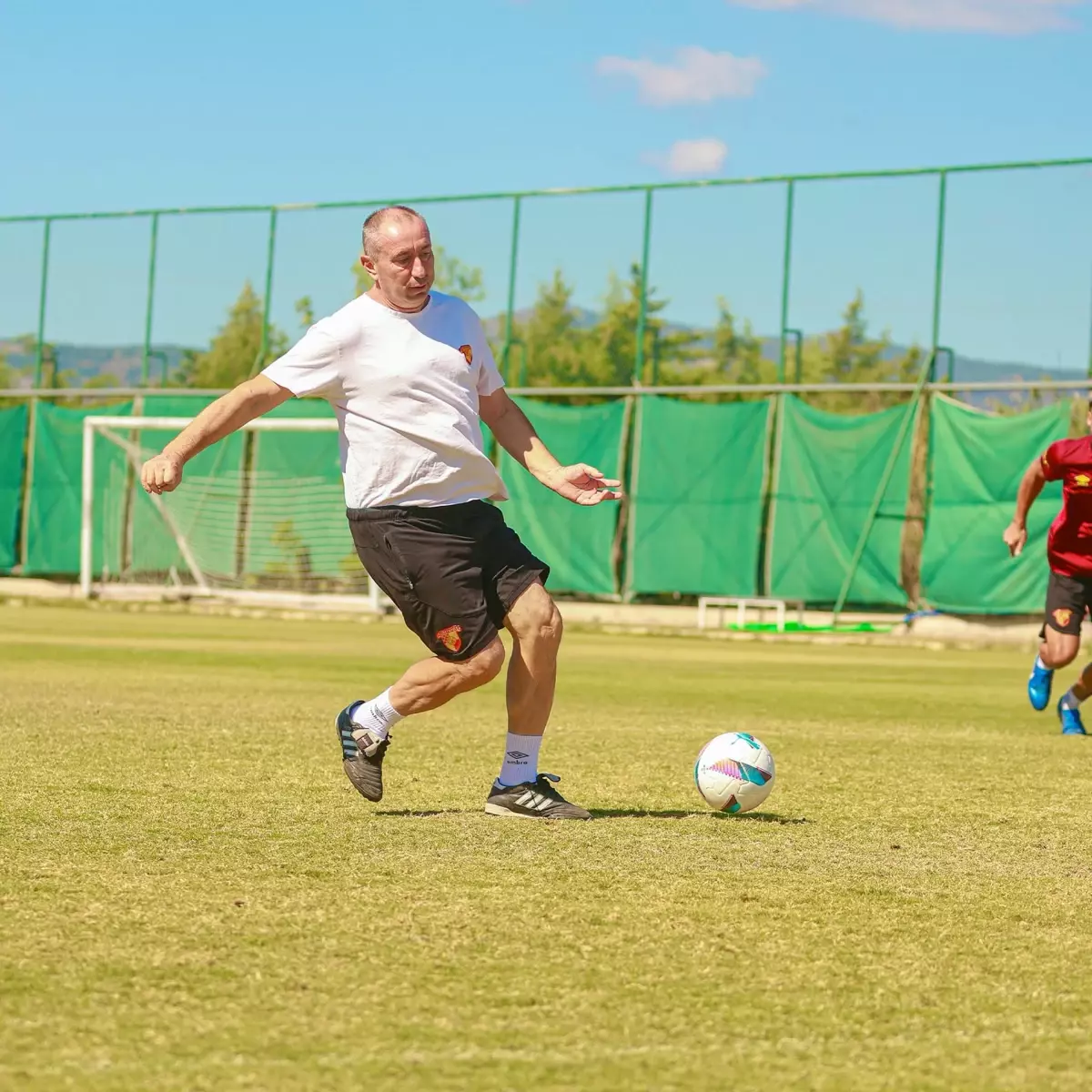 Göztepe’de Rotasyon Hazırlığı