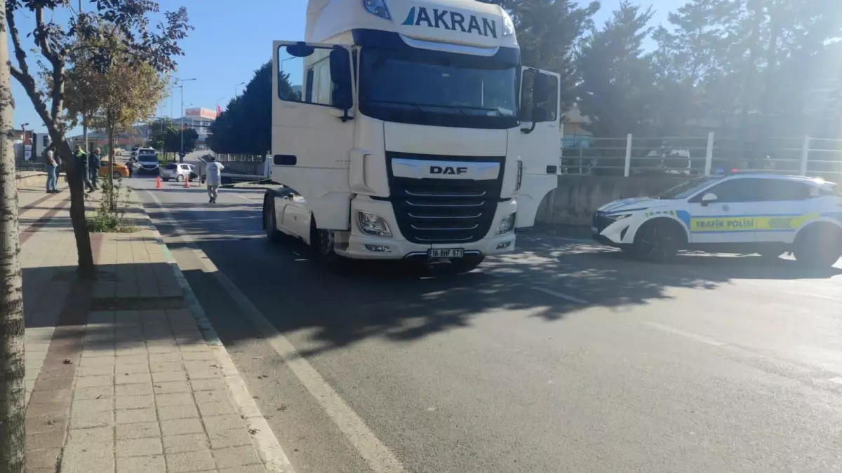 Gemlik’te TIR Çarptı: Afgan Vatandaş Ağır Yaralı