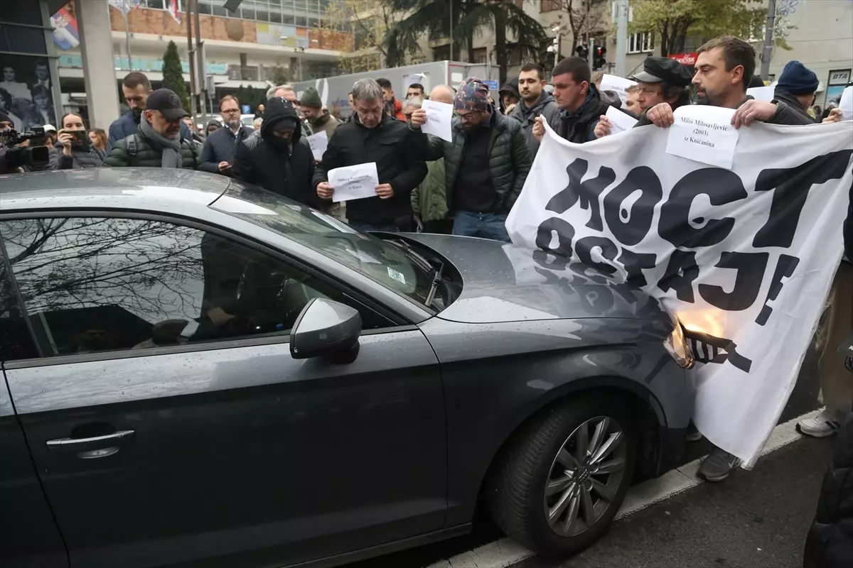 Novi Sad’da Trafik 15 Dakika Durduruldu